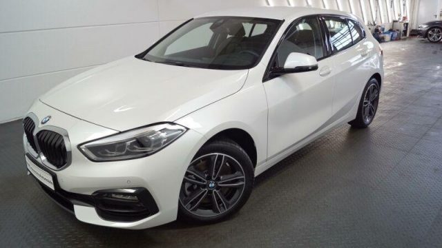 BMW 1er 120d xDrive Hatch Sport Line WIR SIND FÜR SIE DA -  Leasing ohne Anzahlung - 0,00 €