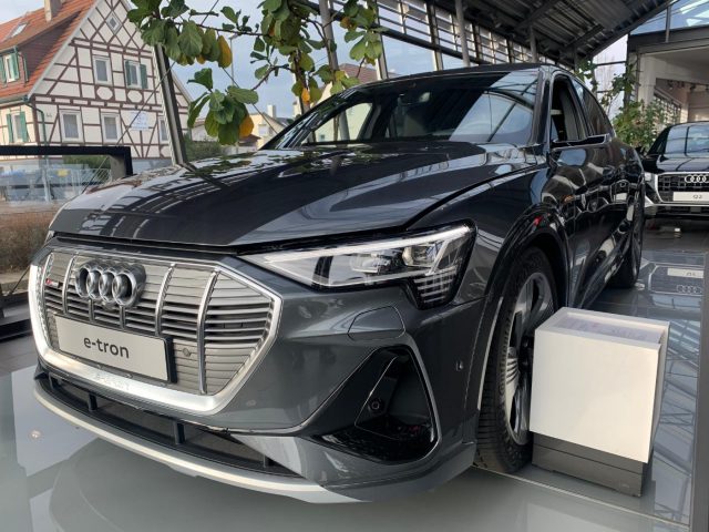 Audi e-tron Sportback 55 Quattro S-Line HeadUp Navi -  Leasing ohne Anzahlung - 1.109,00 €