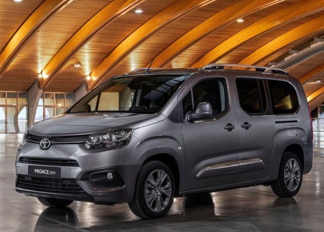 Toyota Proace City Verso Shuttle 1.5D 130 L2 7S PDC -  Leasing ohne Anzahlung - 242,00 €